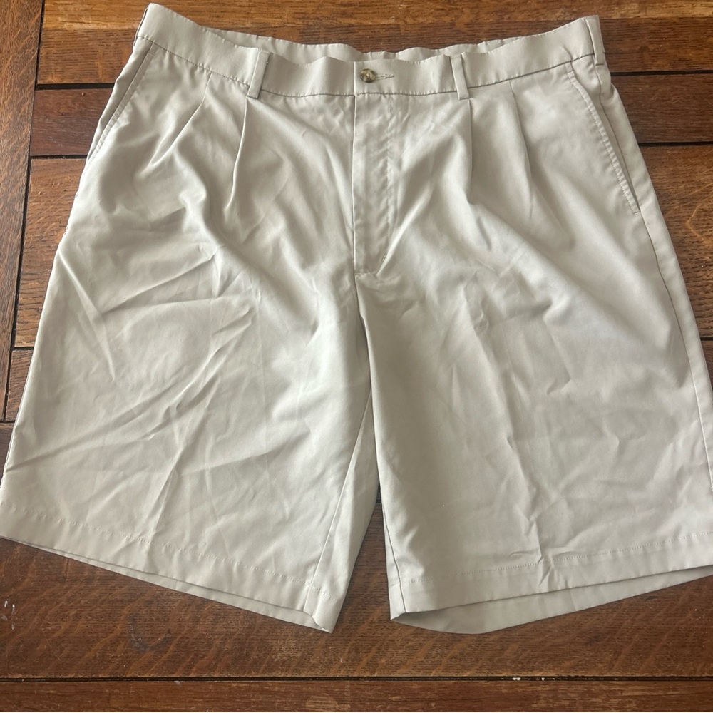 Men's Light Gray Flat-Front Shorts